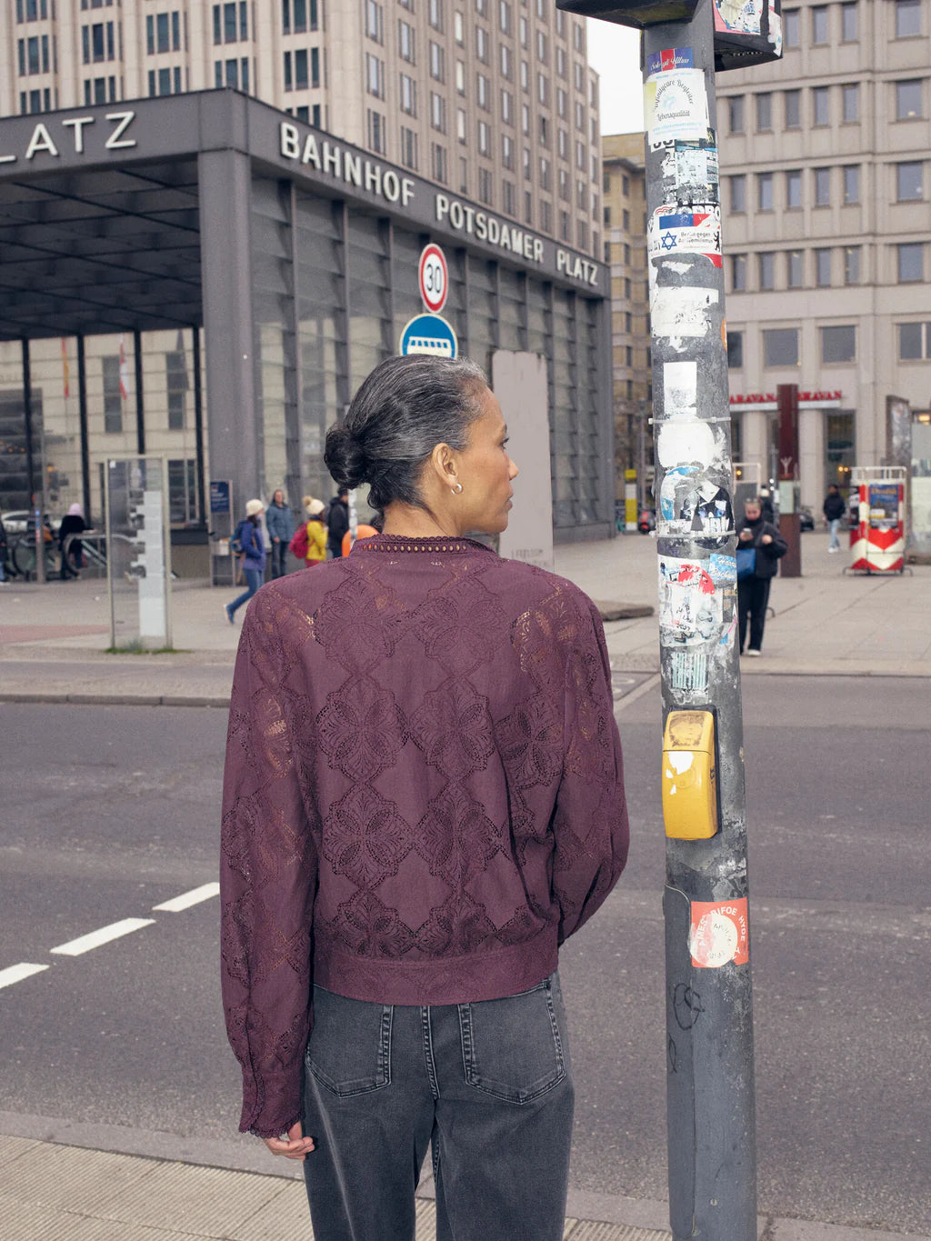 Елегантна дантелена риза Mos Mosh