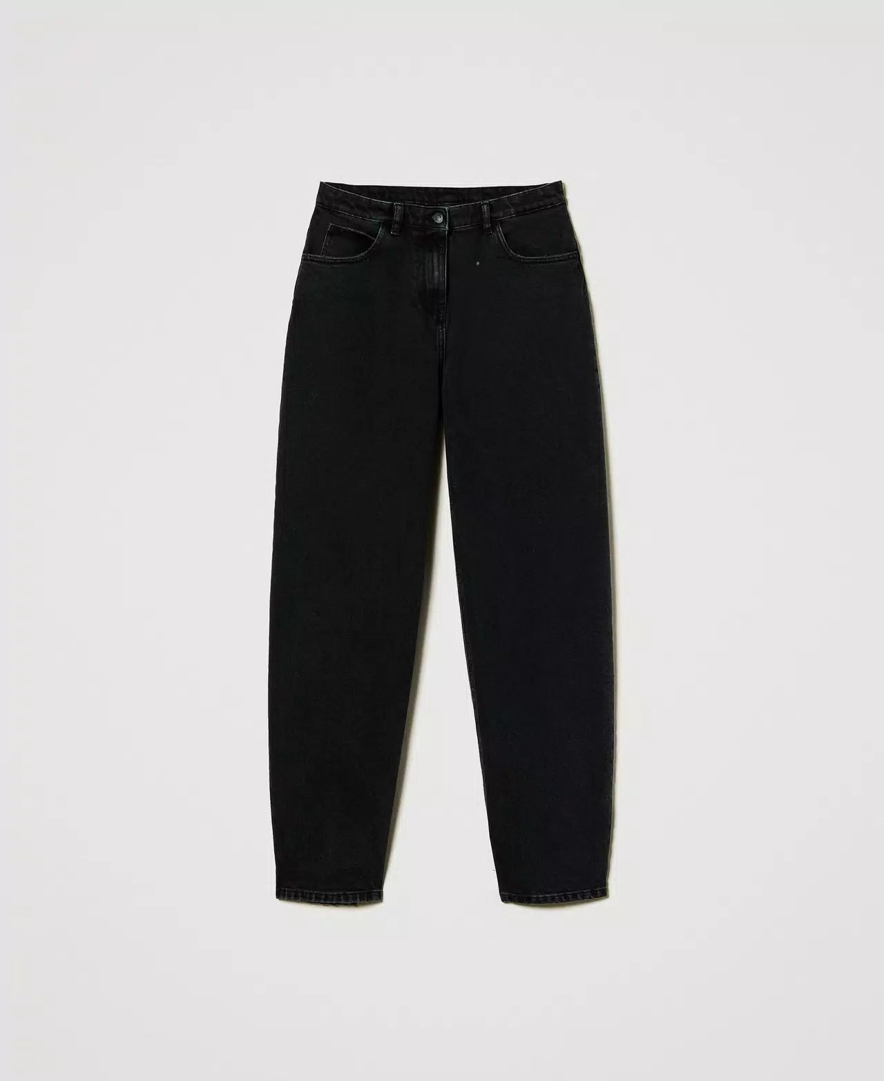 Black carrot fit jeans with five pockets