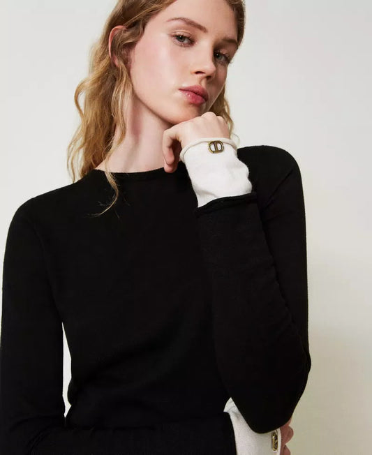 Jumper with contrasting details and Oval T