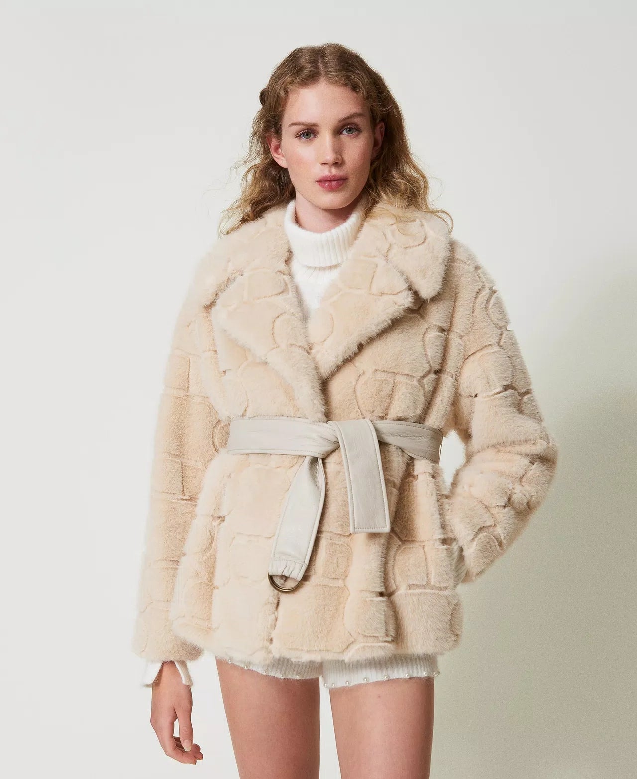 Short faux fur coat with Oval T