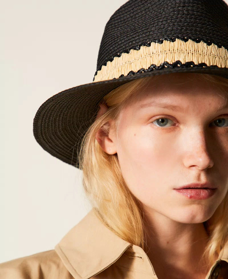 Шапка с ефект на слама