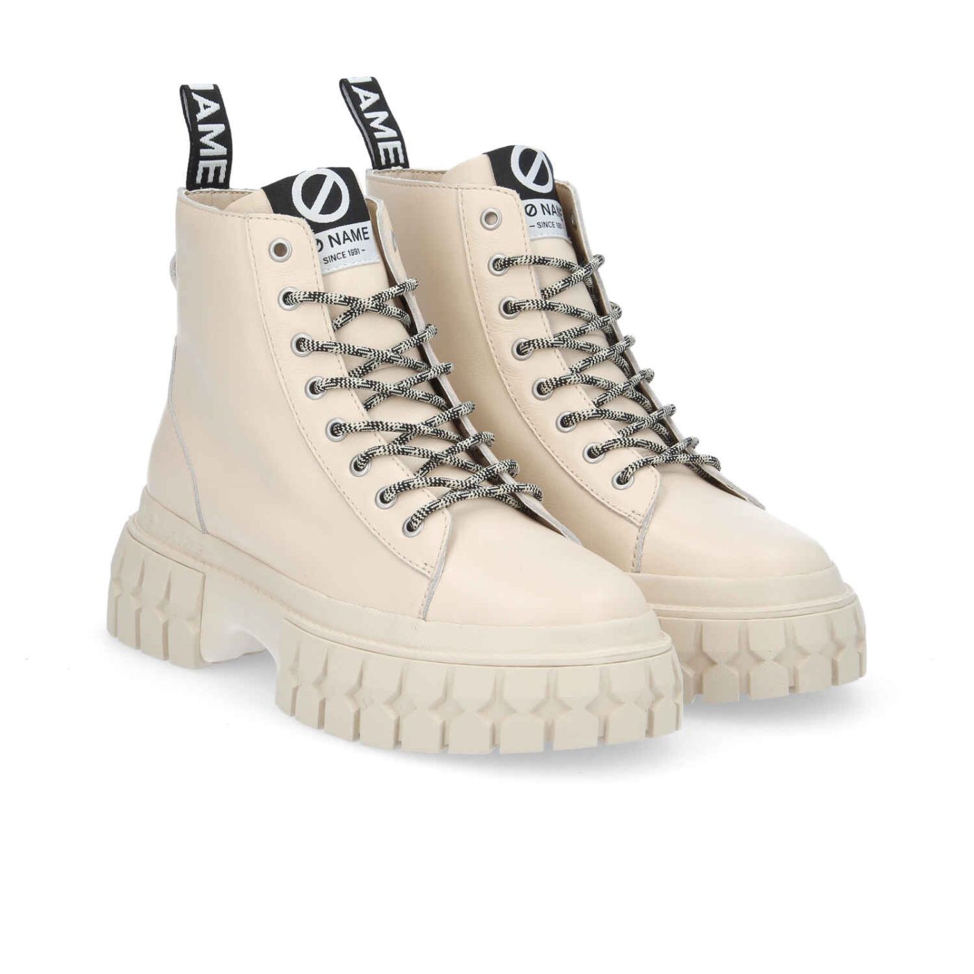 Boots No Name