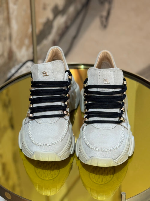 Сникърси Lou