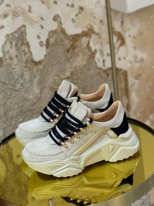 Сникърси Lou