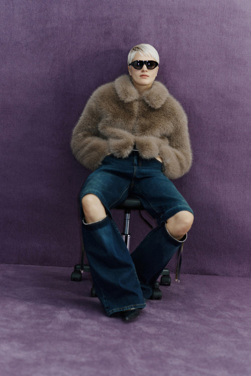 КОЖЕНО ПАЛТО С ЯКА Circus Hotel