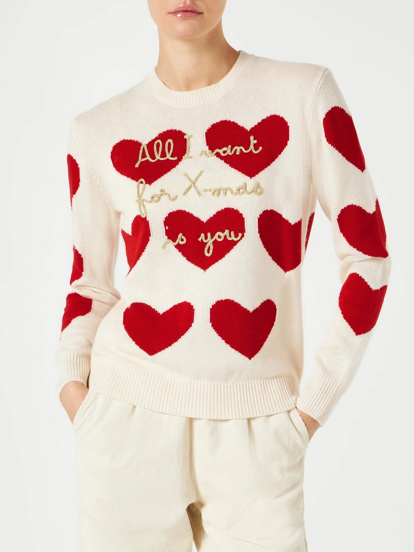 Дамски пуловер с принт сърце и бродерия