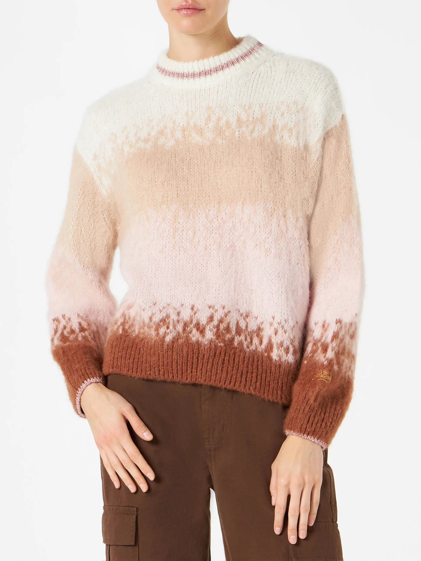 Пуловер от полирано плетиво с детайли от лурекс